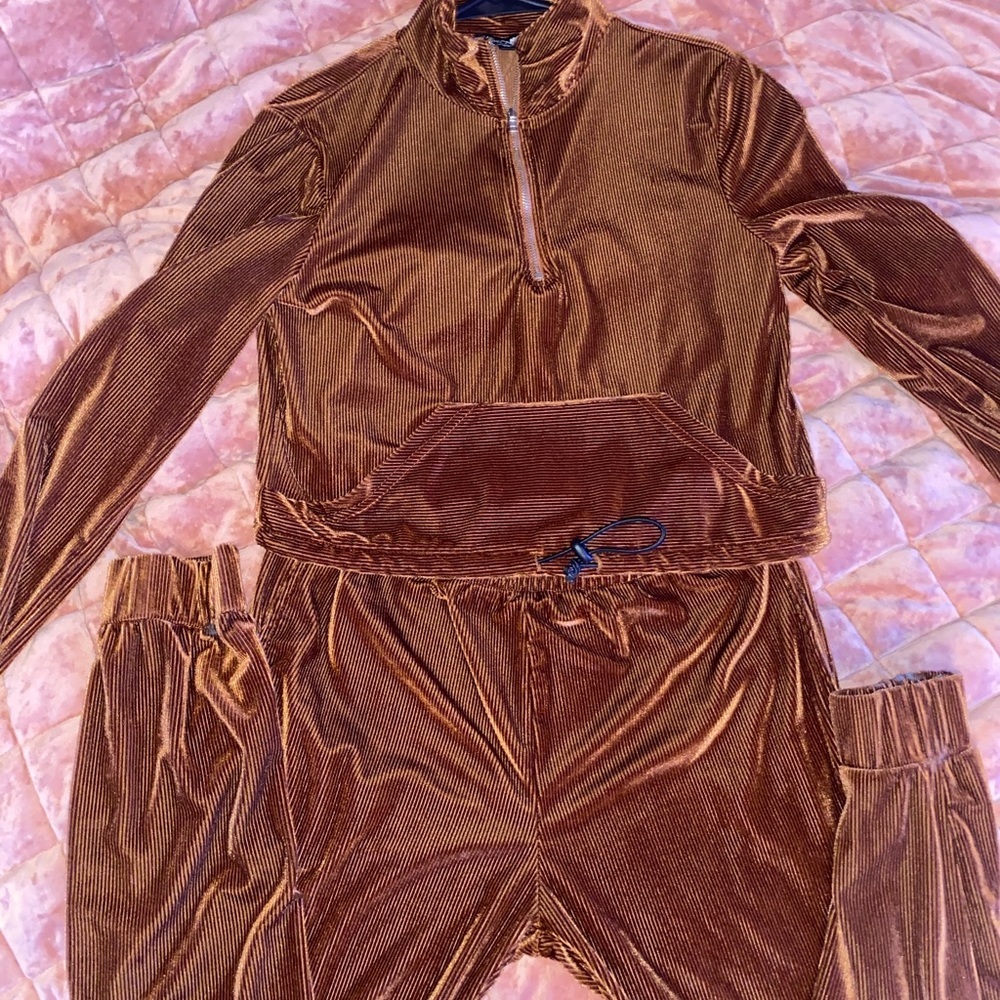Copper pullover and matching jogger bottoms